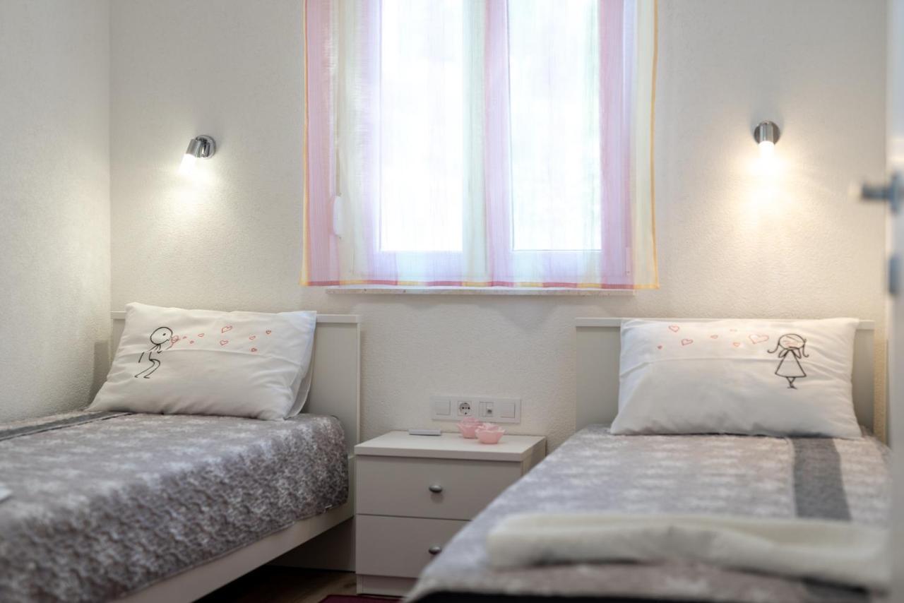 Apartment Gagula With Jacuzzi Trogir Exterior foto
